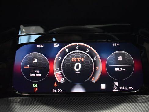 Used 2025 Volkswagen GTI SE FWD image 17
