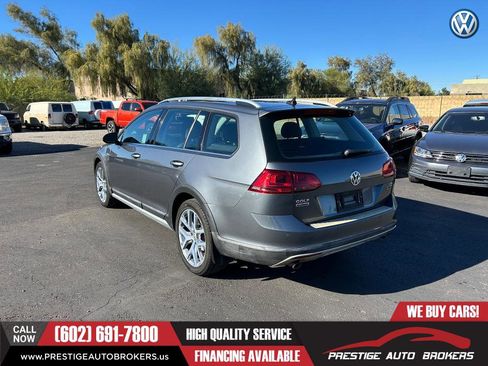 Used 2017 Volkswagen Golf Alltrack SEL image 3