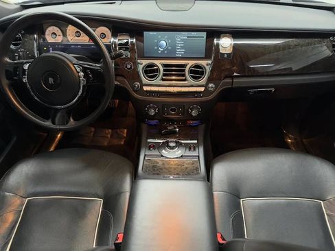 Used 2013 Rolls-Royce Ghost RWD image 2