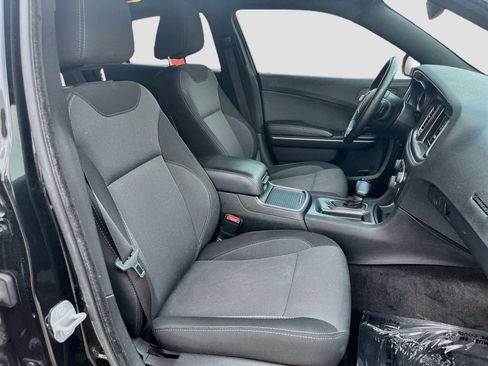 Used 2018 Dodge Charger SXT RWD image 26