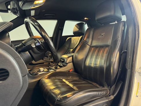 Used 2019 Chrysler 300 S RWD image 14