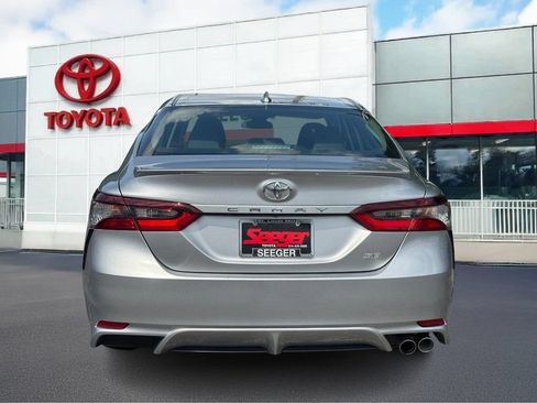 Used 2023 Toyota Camry SE FWD image 7