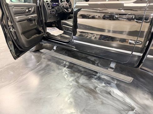 Used 2025 RAM 1500 Limited AWD/4WD image 23