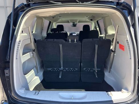 Used 2024 Chrysler Voyager LX FWD image 17