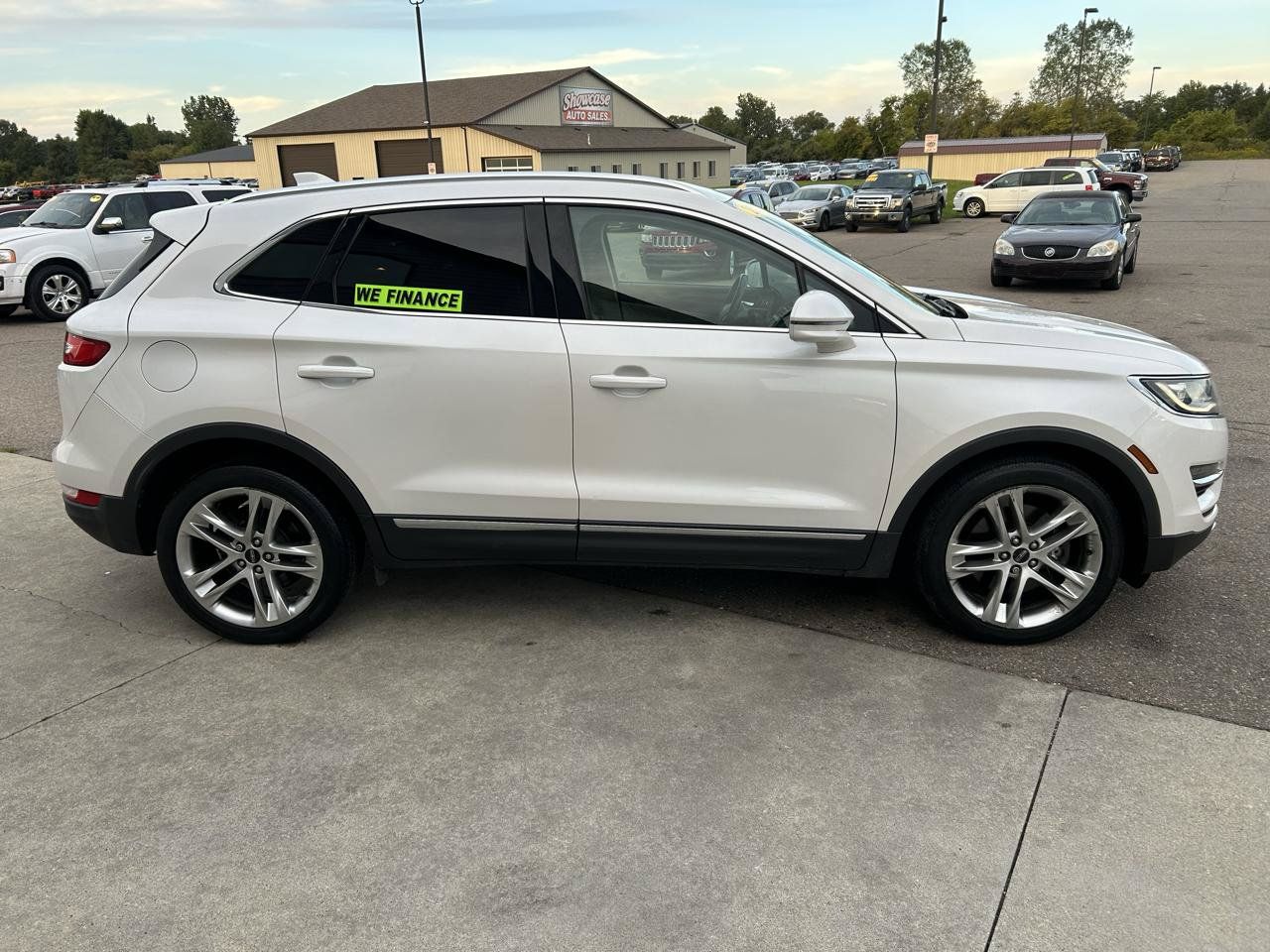 Used 2017 Lincoln MKC Reserve w/ Lincoln MKC Climate Package AWD/4WD image 4