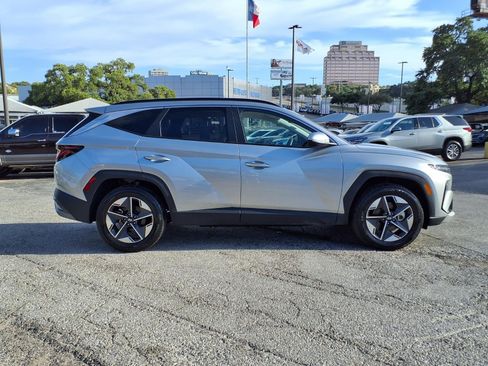 Used 2025 Hyundai Tucson SEL FWD image 4
