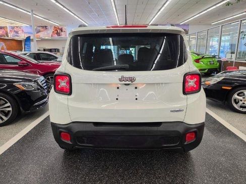 Used 2016 Jeep Renegade Latitude FWD image 5