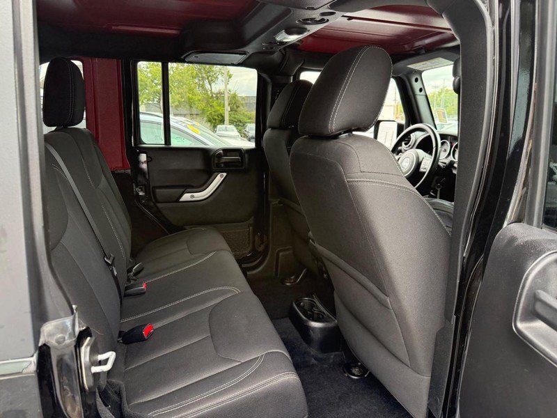 Used 2016 Jeep Wrangler Unlimited Sahara w/ Dual Top Group AWD/4WD image 11