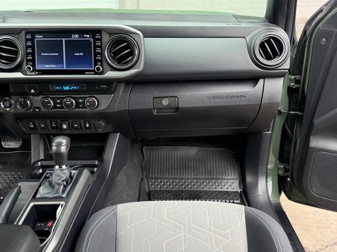 Used 2022 Toyota Tacoma TRD Off-Road image 71