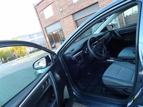 Used 2016 Toyota Corolla image 10