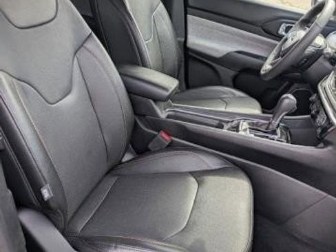 Used 2023 Jeep Compass Latitude image 12