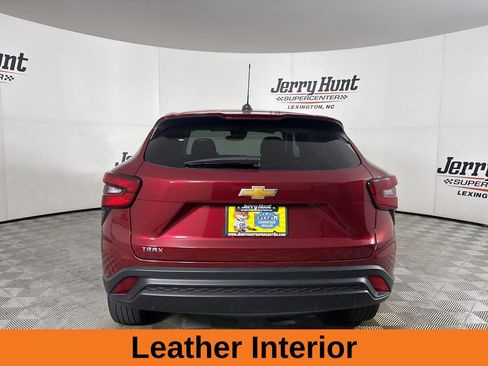Used 2025 Chevrolet Trax LS FWD image 6