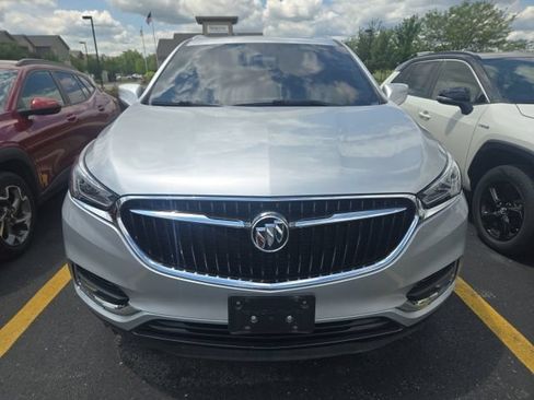 Used 2020 Buick Enclave Essence w/ Sound and Sites Package AWD/4WD image 2