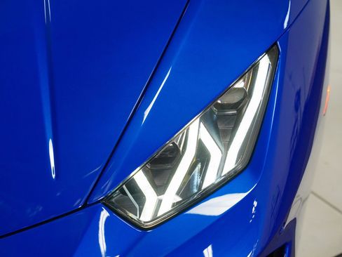 Used 2018 Lamborghini Huracan LP 580-2 image 12