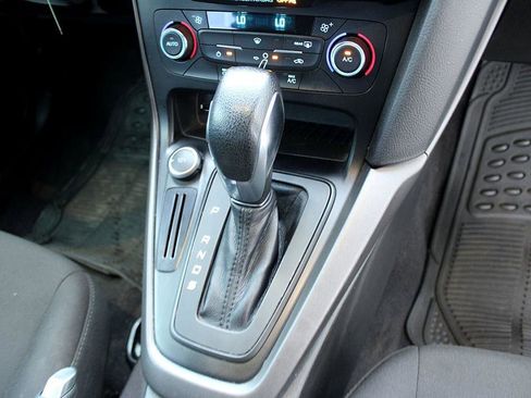 Used 2017 Ford Focus SEL image 20