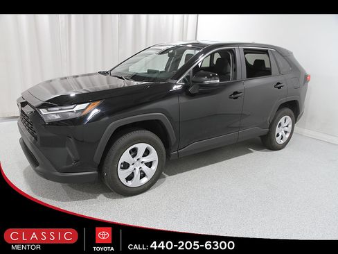 Certified 2025 Toyota RAV4 LE AWD/4WD image 3