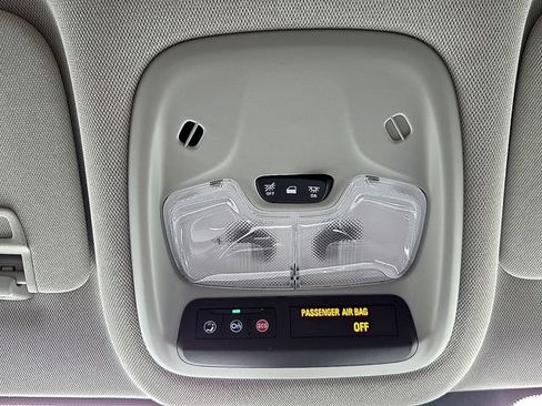 Certified 2025 Chevrolet TrailBlazer LT w/ LT Cold Weather Package FWD image 21