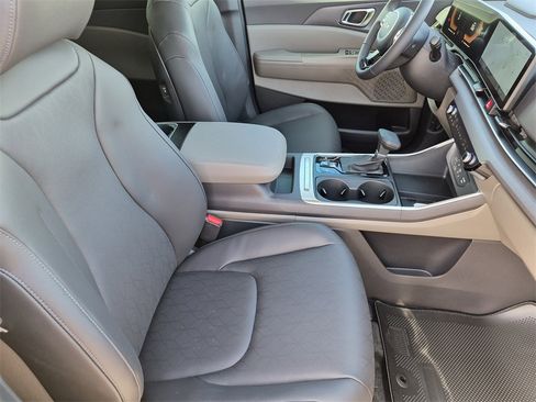 New 2026 Kia Carnival EX image 10