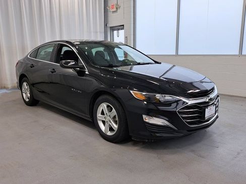 Used 2025 Chevrolet Malibu LS FWD image 4