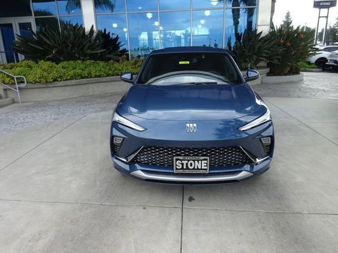 New 2026 Buick Envista Avenir FWD image 2