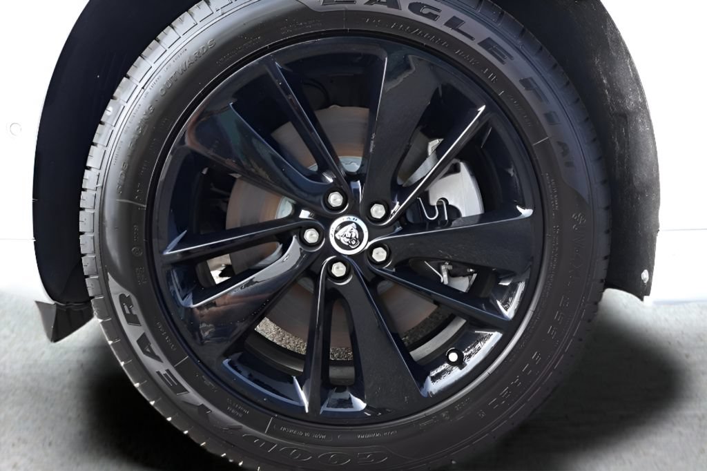 New 2026 Jaguar F-PACE R-Dynamic S AWD/4WD image 9