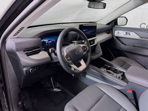 New 2026 Ford Explorer Active w/ Active Comfort Package image 3