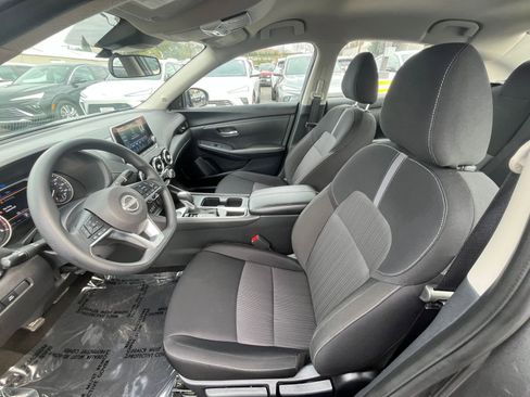 Used 2025 Nissan Sentra SV image 24
