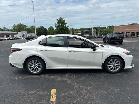 Used 2023 Toyota Camry LE FWD image 17