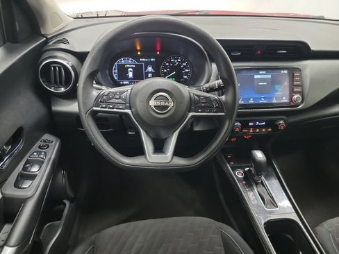 Used 2022 Nissan Kicks SV image 16
