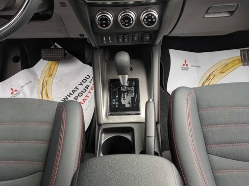 Used 2026 Mitsubishi Outlander Sport SE AWD/4WD image 18