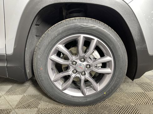 Used 2024 GMC Terrain SLT image 6