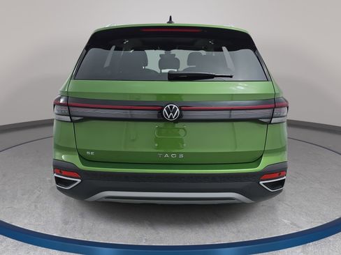 New 2026 Volkswagen Taos SE FWD image 6