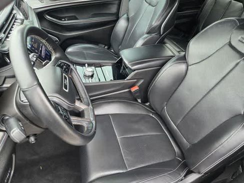 Used 2022 Jeep Grand Cherokee L Overland w/ Luxury Tech Group IV AWD/4WD image 11