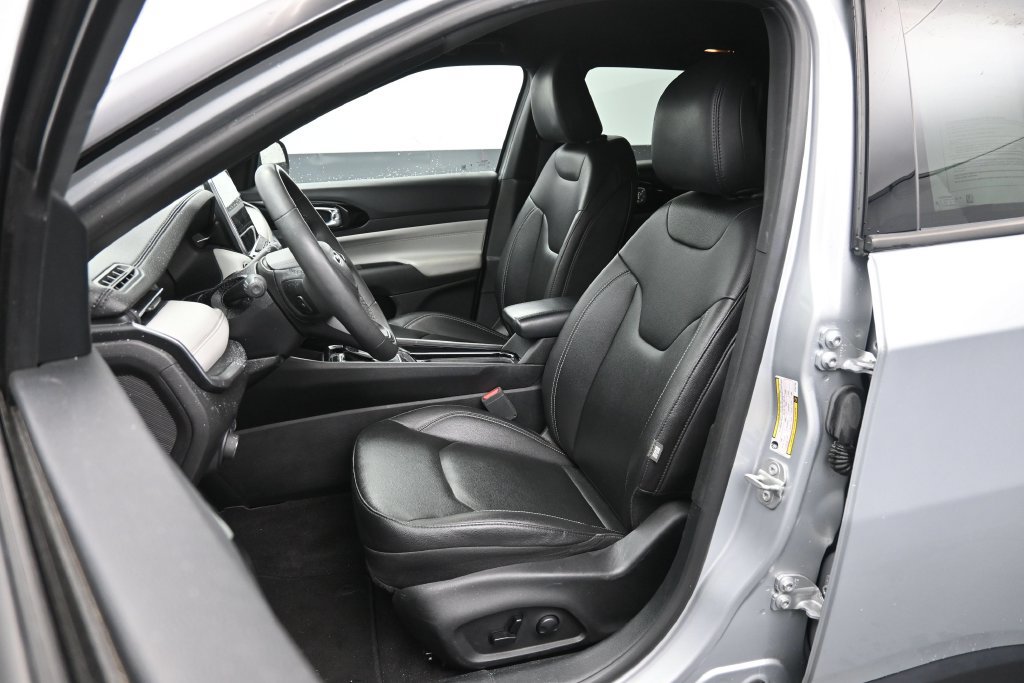 Used 2025 Jeep Compass Limited AWD/4WD image 20