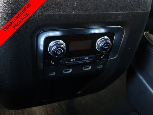 Used 2023 GMC Yukon Denali w/ Denali Reserve Package image 18