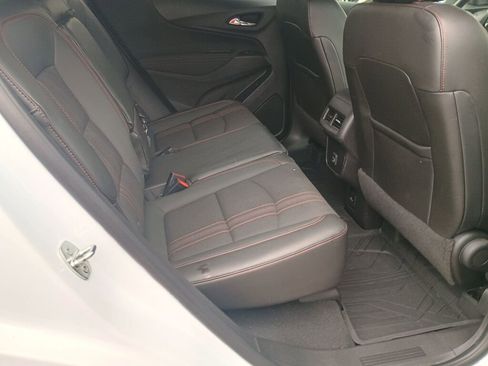 Used 2022 Chevrolet Equinox RS w/ Infotainment Package image 19