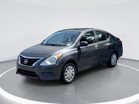 Used 2015 Nissan Versa S FWD image 1