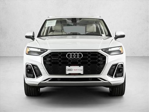 Used 2023 Audi Q5 2.0T Premium Plus w/ Premium Plus Package AWD/4WD image 2