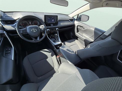 Used 2021 Toyota RAV4 LE AWD/4WD image 10