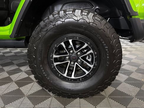 Certified 2025 Jeep Wrangler Unlimited Rubicon AWD/4WD image 12