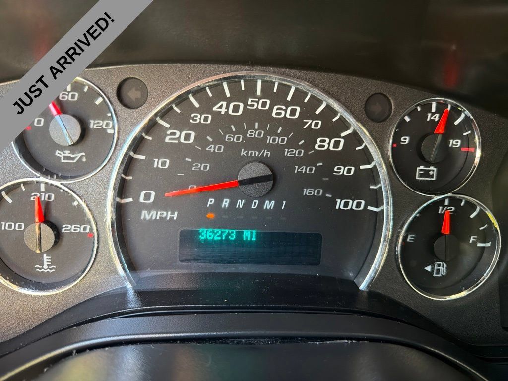 Used 2021 Chevrolet Express 2500 w/ Driver Convenience Package RWD image 12