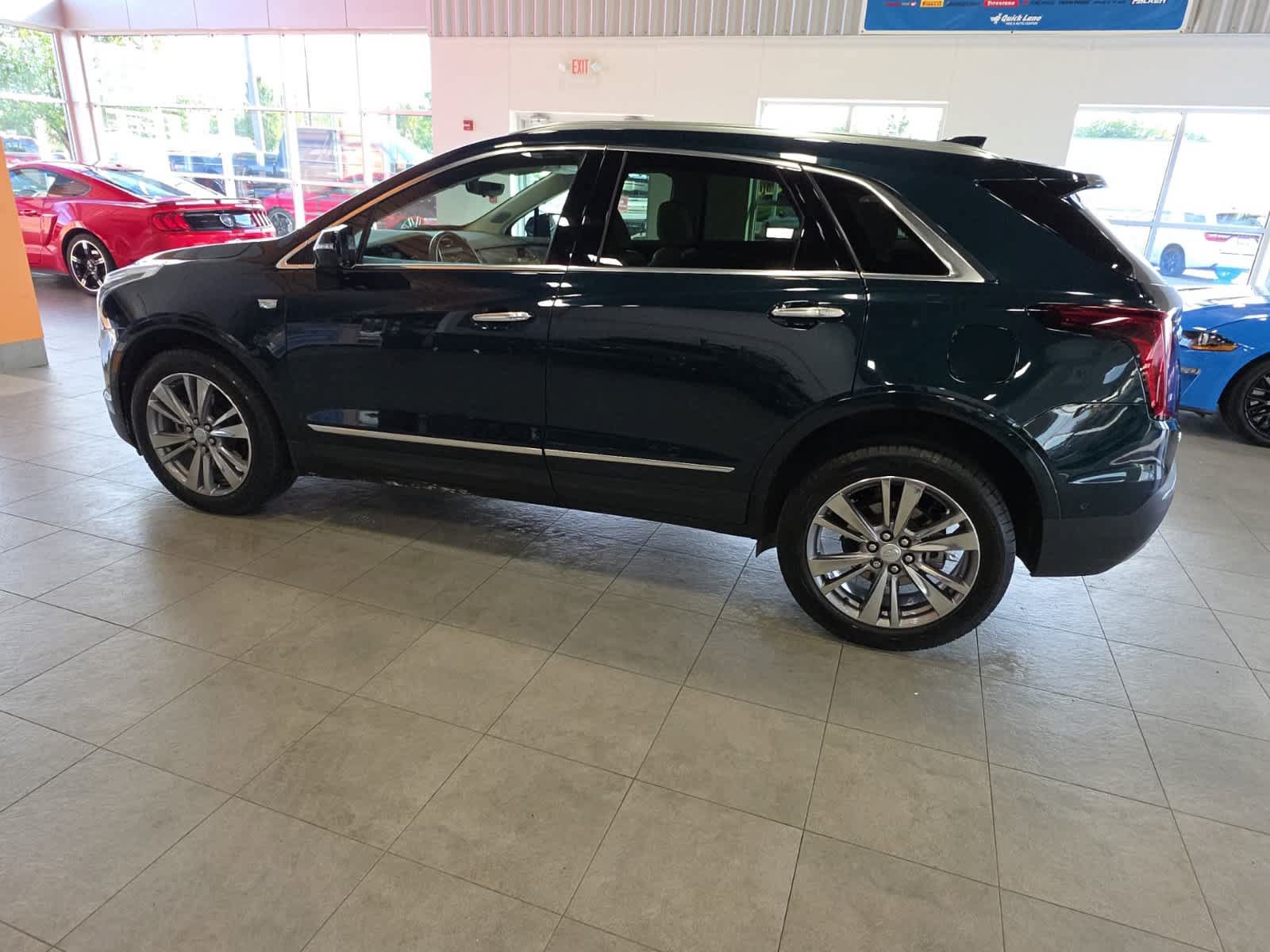 Used 2025 Cadillac XT5 Premium Luxury w/ Technology Package AWD/4WD image 10