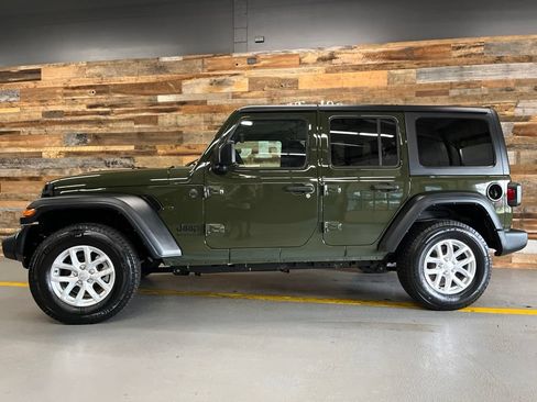 Used 2023 Jeep Wrangler Sport S AWD/4WD image 19