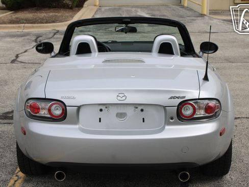Used 2007 MAZDA MX-5 Miata Touring RWD image 3