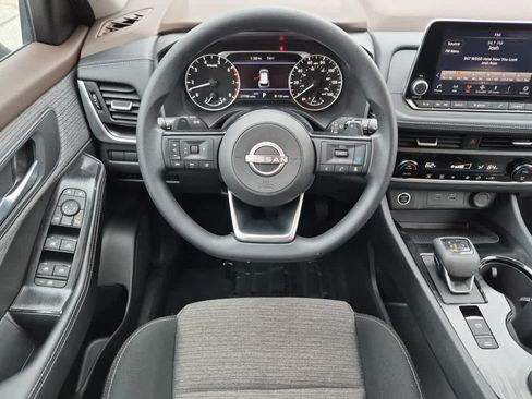 Used 2023 Nissan Rogue SV AWD/4WD image 8