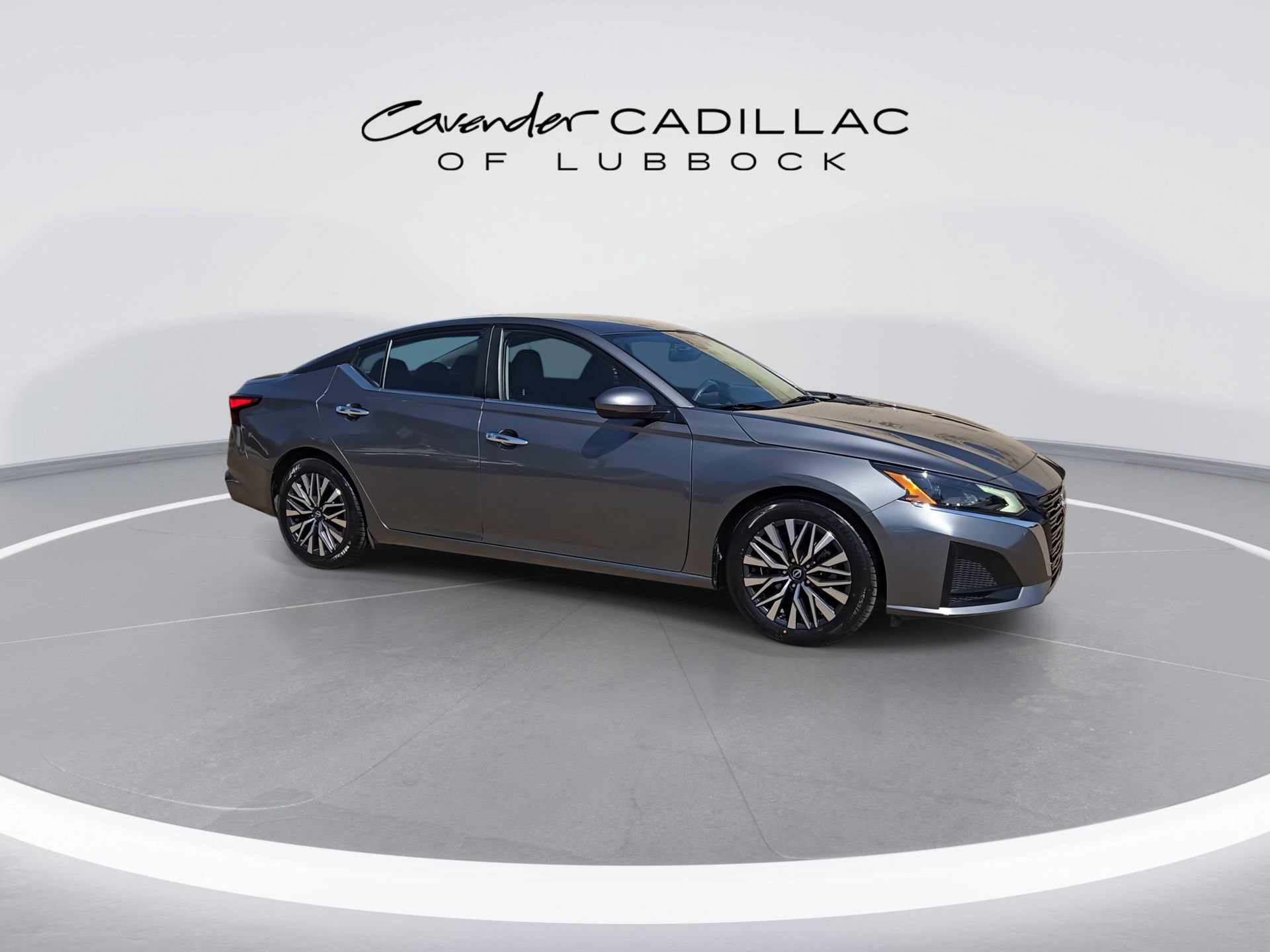 Used 2023 Nissan Altima 2.5 SV FWD image 2