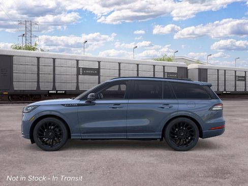 New 2026 Lincoln Aviator Reserve w/ Luxury Package AWD/4WD image 3