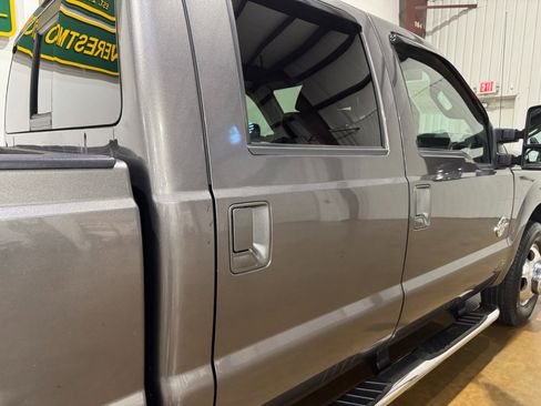 Used 2011 Ford F350 Lariat image 44