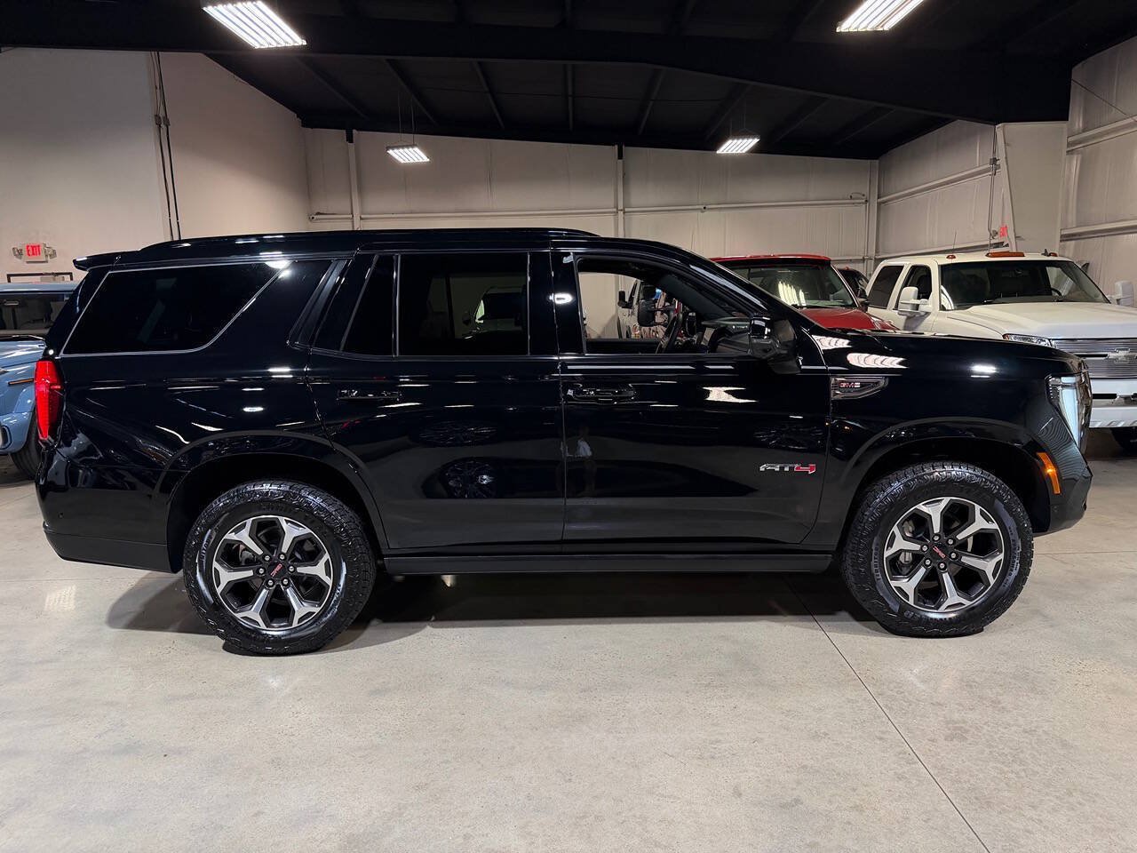 Used 2026 GMC Yukon AT4 Ultimate w/ LPO, Floor Liner Package AWD/4WD image 7