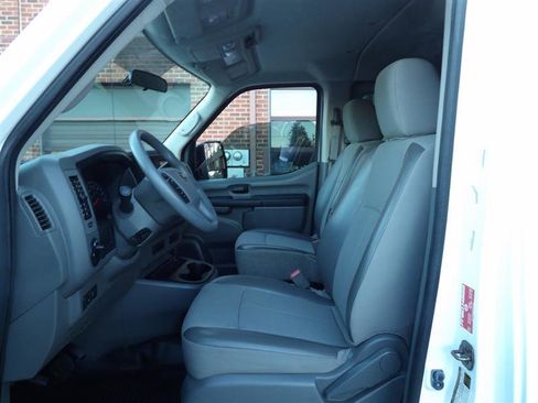 Used 2018 Nissan NV 3500 S image 21